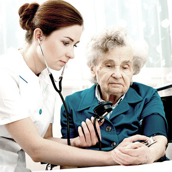 Generalistische Pflegeausbildung - Pflegefachfrau in der Altenplfege