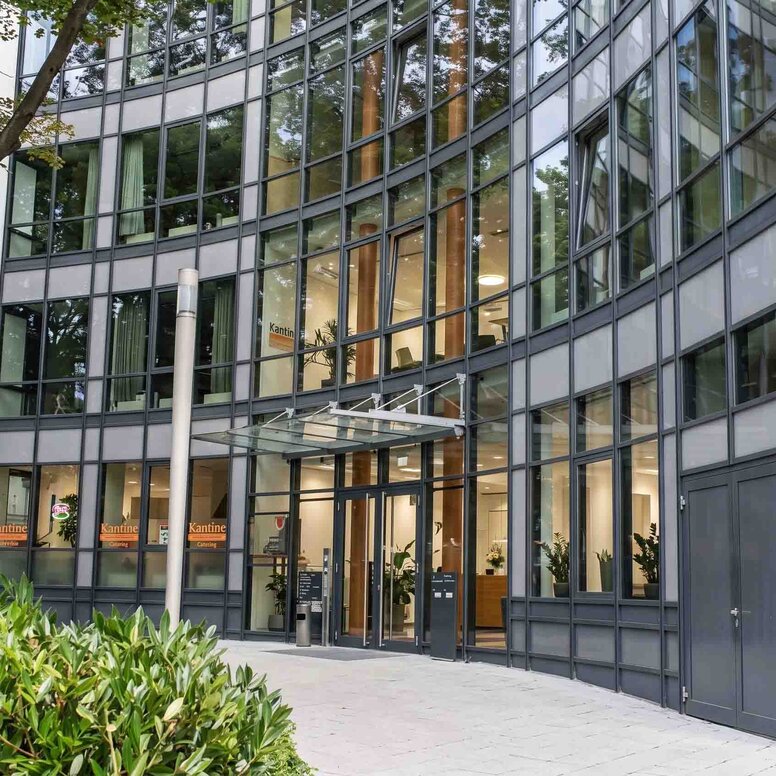 Aussenansicht des Schulgebäudes der WBS SCHULEN Magdeburg in der Maxim-Gorki-Straße 14  in Magdeburg 